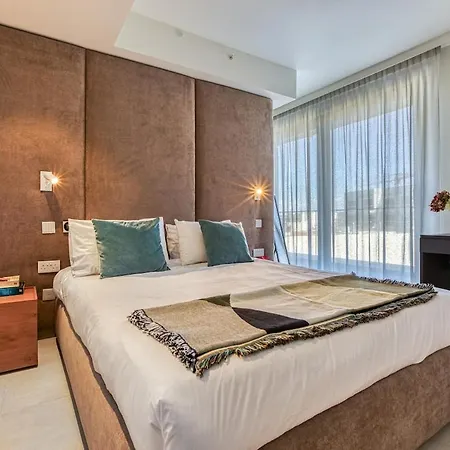 Luxury Mercury With Pool Apartament