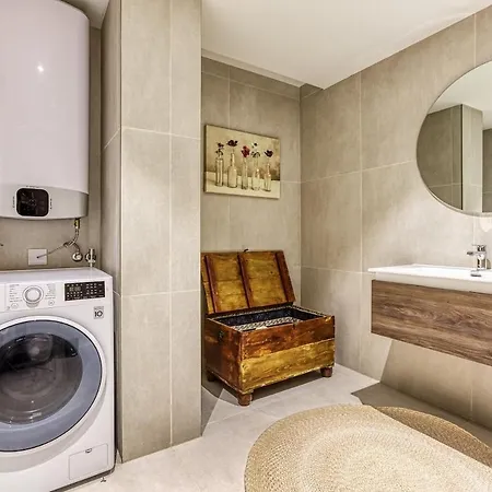 Luxury Mercury With Pool Apartman